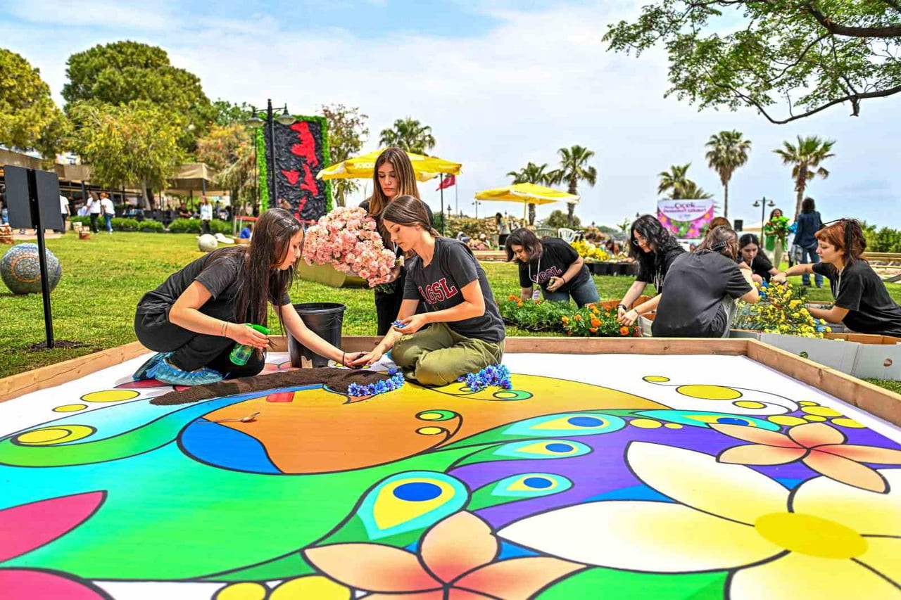 NTALYA MURATPAŞA BELEDİYESİ’NİN BU YIL İKİNCİSİNİ DÜZENLEYECEĞİ ÇİÇEK DESENLERİ GÜNLERİ İÇİN...