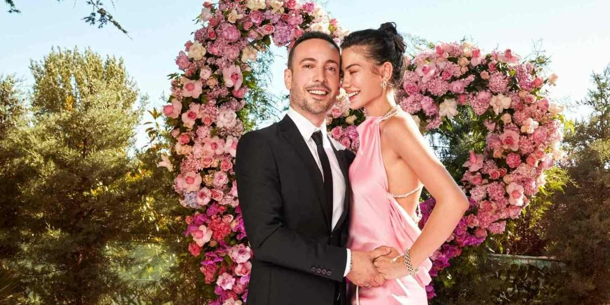 Oğuzhan Koç Demet Özdemir Nişanlandı