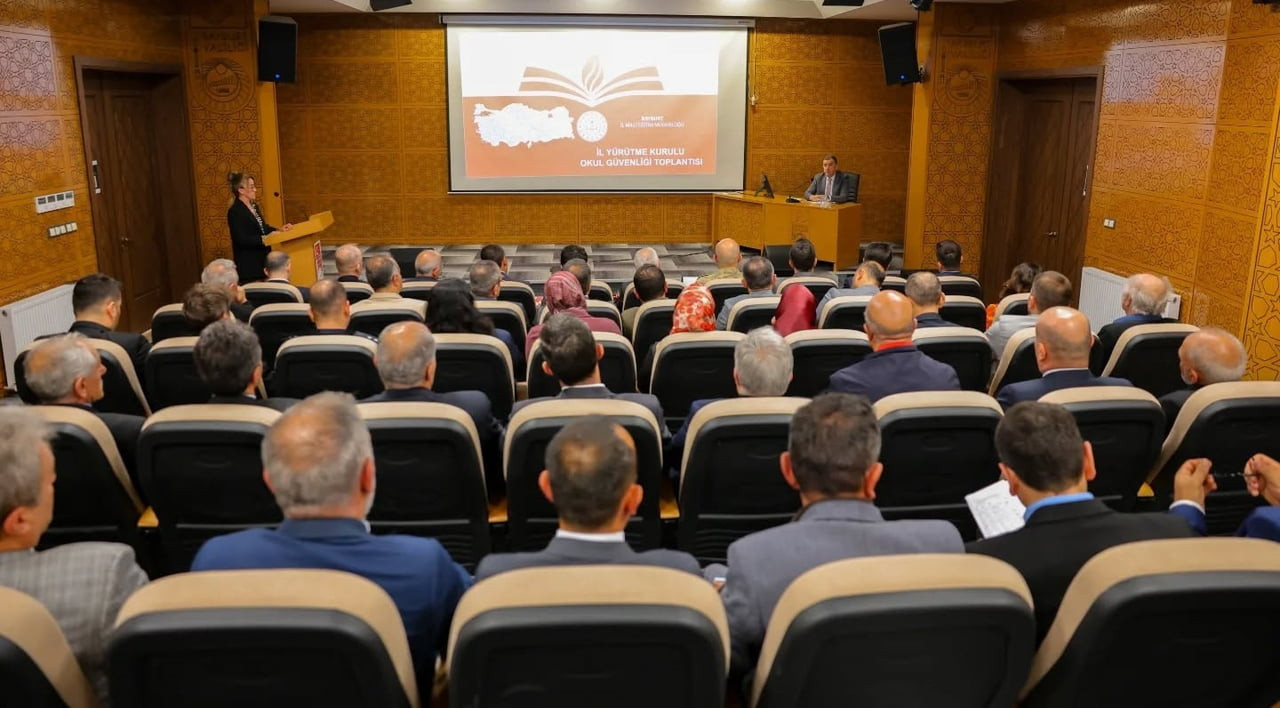 OKUL ÇEVRELERİNDEKİ GÜVENLİK ÖNLEMLERİ DEĞERLENDİRİLDİ