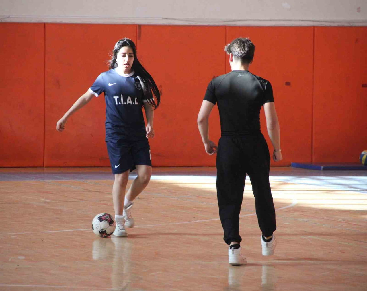 OKUL ÇIKIŞI SPORLA KÖTÜ ALIŞKANLIKLARDAN UZAKLAŞIYORLAR