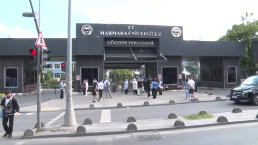 Okul önlerinde heyecanlı YKS bekleyişi başladı