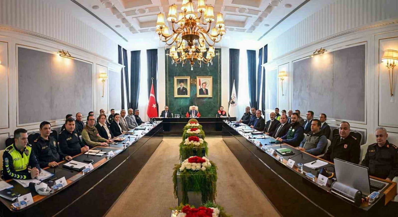 OKUL VE ÇEVRESİNDE GÜVENLİĞİN ARTIRILMASINA YÖNELİK ALINACAK TEDBİRLERİN ELE ALINDIĞI "OKUL VE...