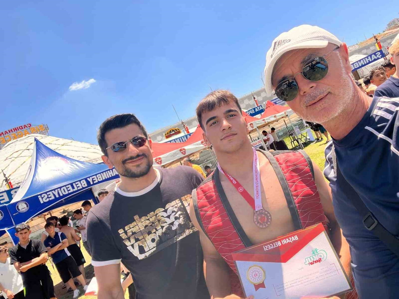 OKULLAR ARASI GELENEKSEL SPORLAR ABA GÜREŞİ TÜRKİYE BİRİNCİLİĞİ MÜSABAKALARI'NDA AYDIN'I TEMSİL...
