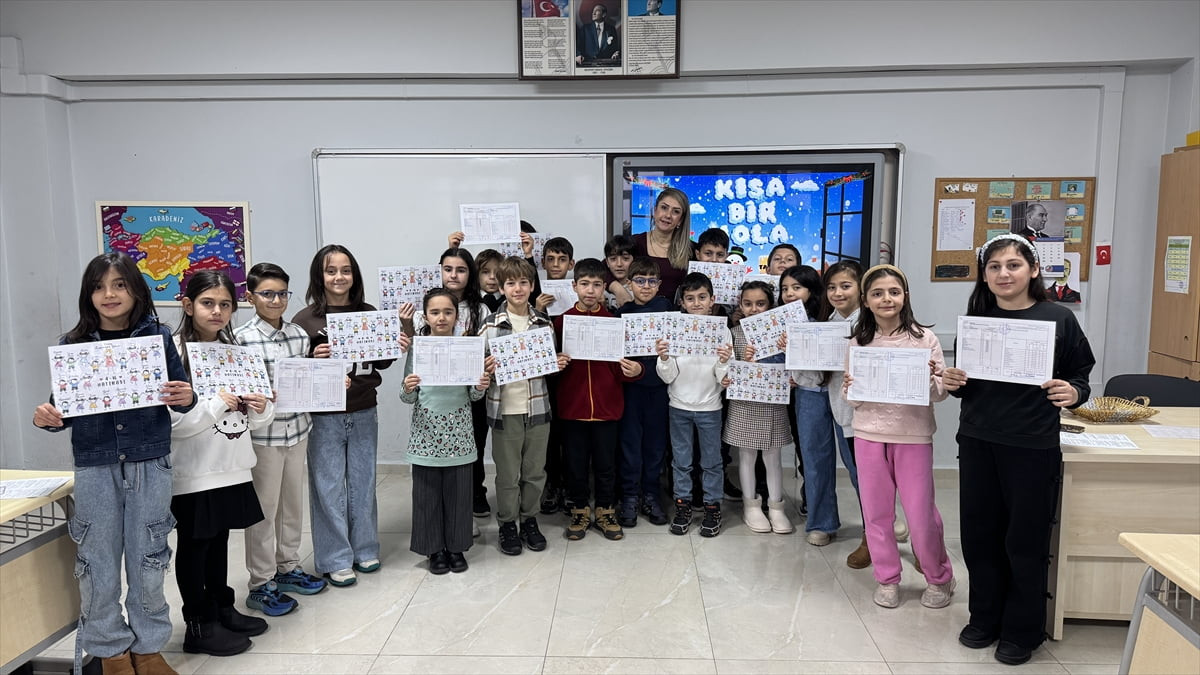 Okullarda karne heyecanı Milli Eğitim Bakanlığına bağlı okul öncesi, ilkokul, ortaokul ve lisede...