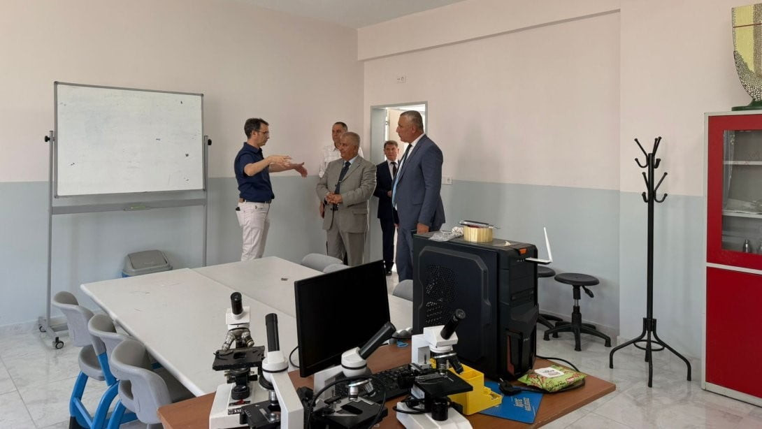 OKULLARI ZİYARET ETTİ