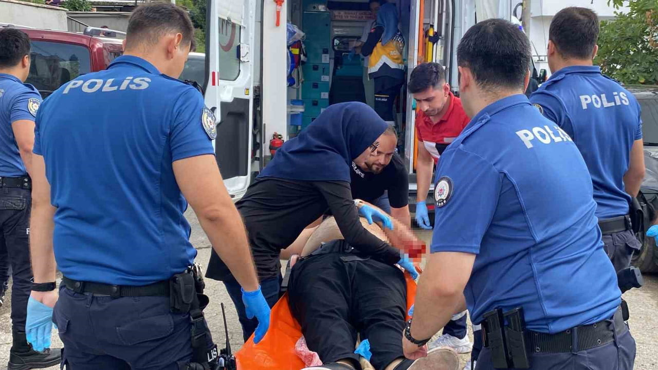 OLAY, 27 TEMMUZ 2024'DE GÖLCÜK İLÇESİ YENİ MAHALLE KAZIM KARABEKİR CADDESİ'NDEKİ APARTMANDA...