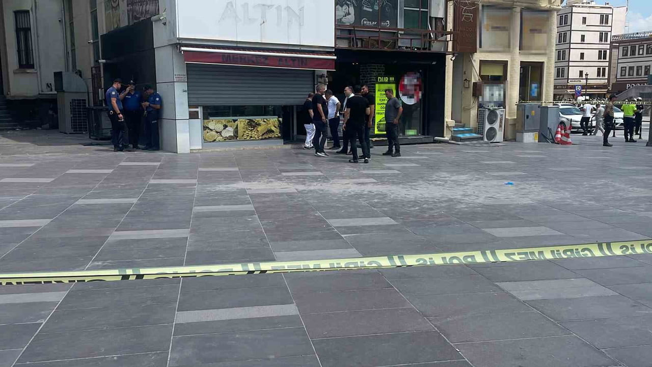 OLAY, SAAT 13.30 SIRALARINDA MERKEZ KARATAY İLÇESİ ŞEMSİTEBRİZİ MAHALLESİ MEVLANA CADDESİ ÜZERİNDE...