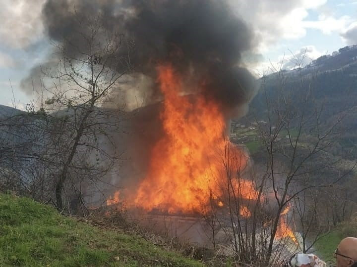 OLAY, YAKAKENT İLÇESİ KARAABA MAHALLESİ ALAGERİŞ SOKAK’TA BUGÜN SAAT 09.00 SIRALARINDA MEYDANA...