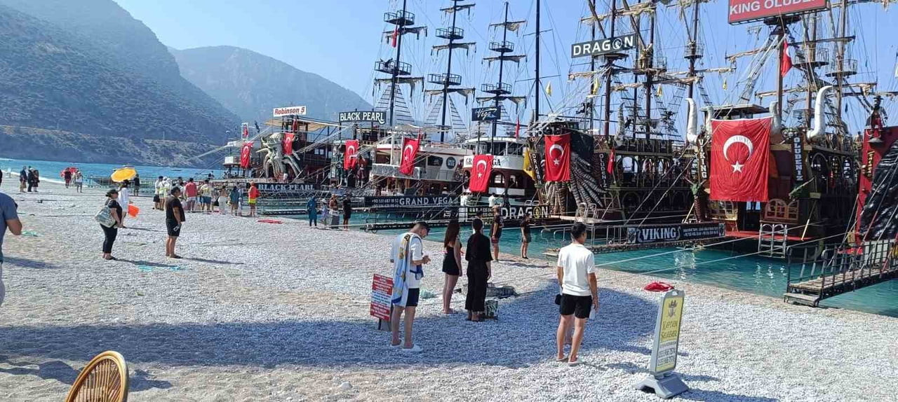 ÖLÜDENİZ'DE 1 TEMMUZ DENİZCİLİK VE KABOTAJ BAYRAMI DENİZDE COŞKUYLA KUTLANDI