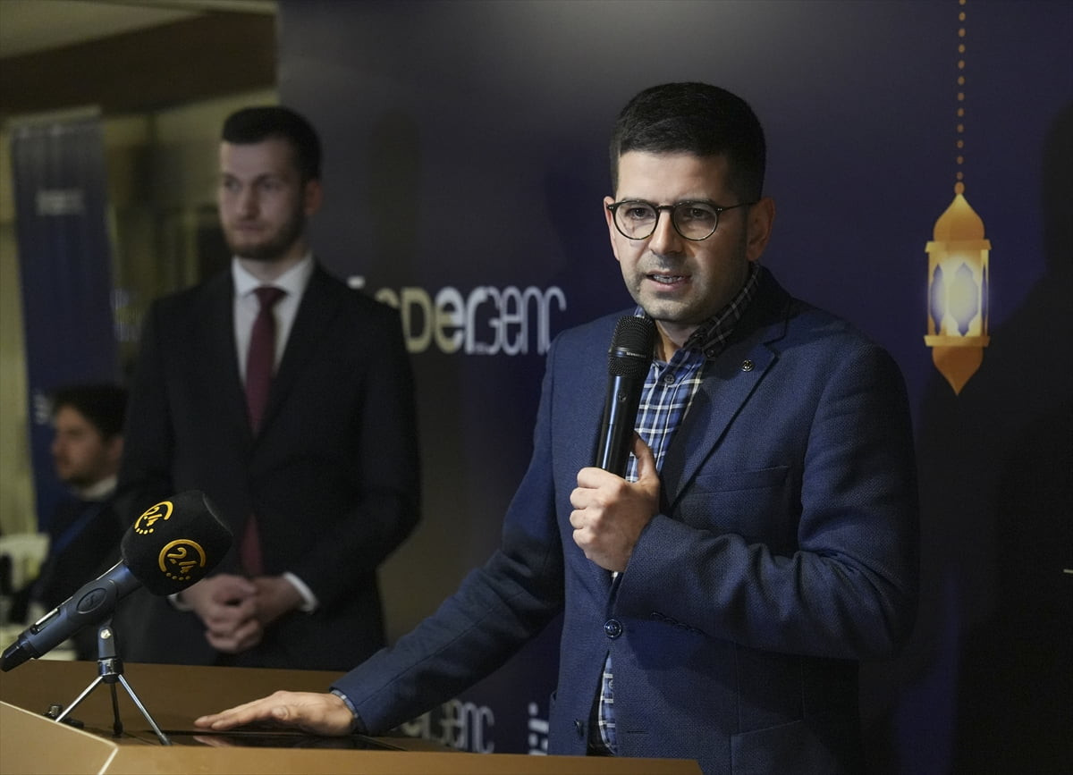 ÖNDER Gençlik tarafından yürütülen FinansGenç projesinde eğitim alan gençler, katılım finans...