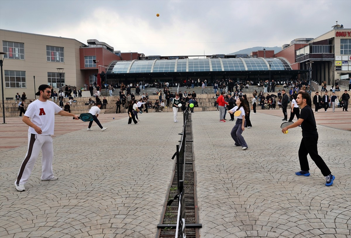 Ondokuz Mayıs Üniversitesi (OMÜ) Bağımlılıkla Mücadele Uygulama ve Araştırma Merkezince üniversite...