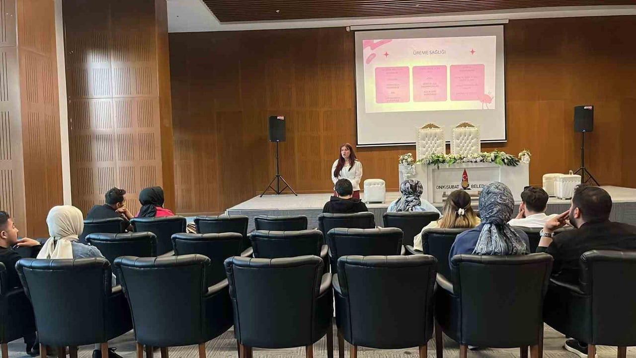 ONİKİŞUBAT BELEDİYESİ, AİLE KURUMUNU GÜÇLENDİRMEYE YÖNELİK 'AİLE AKADEMİSİ, EVLİLİK OKULU'...
