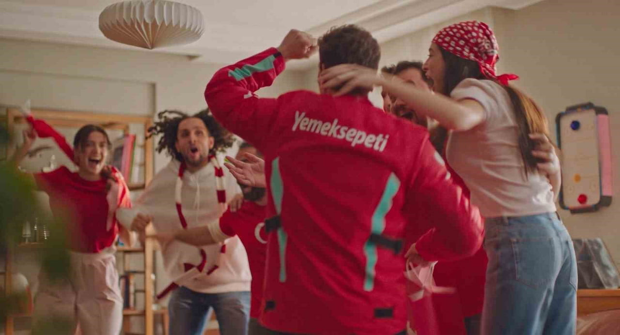 ONLİNE YEMEK SİPARİŞİ MARKASI YEMEKSEPETİ, DÜNYA KUPASI’NI TAKİP EDECEK FUTBOLSEVERLERE, YEMEK VE...