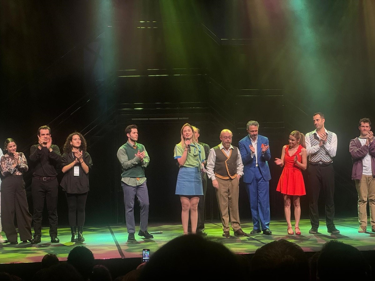 Onur Ünlü imzalı aynı adlı filmden sahneye uyarlanan "Güneşin Oğlu" oyununun prömiyeri, Zorlu...