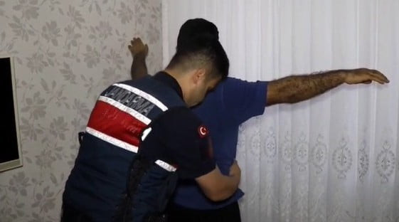 OPERASYONDA 2 KİŞİ GÖZALTINA ALINDI