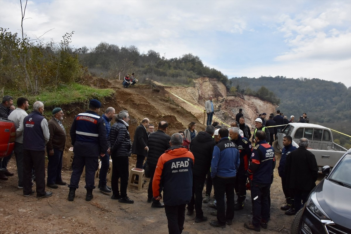 Ordu'da, 5 Kasım'da Fatsa-Çatalpınar kara yolundaki bir taş ocağı şantiyesinde göçük altında kalan...