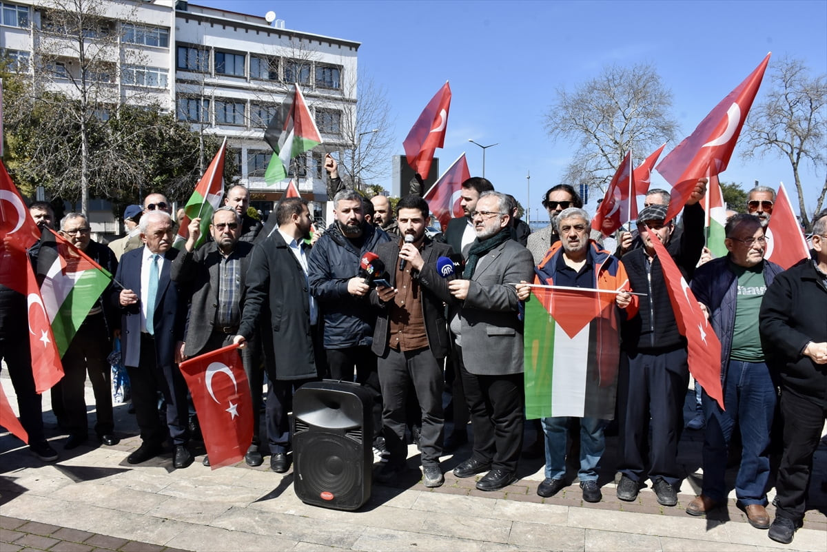 Ordu'da İsrail'in Gazze'ye yönelik saldırılarını sürdürmesi protesto edildi. İHH İnsani Yardım...