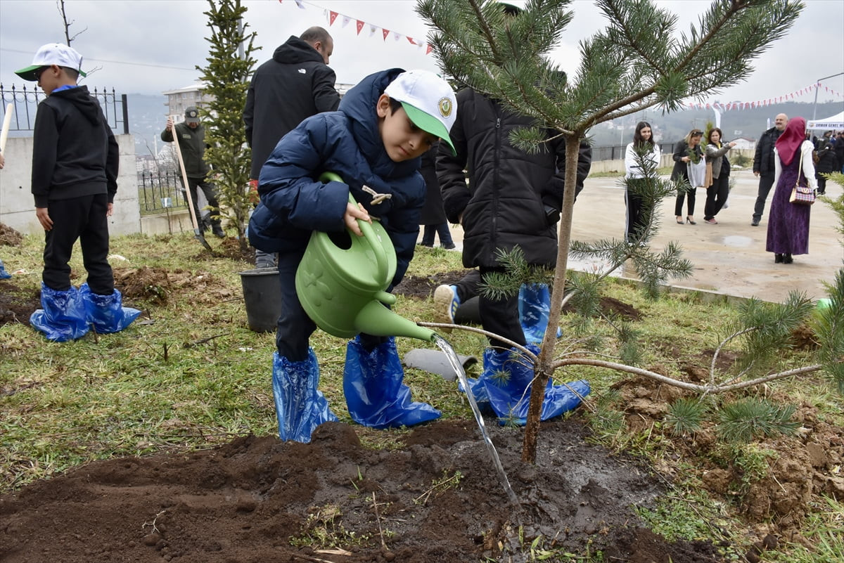 Ordu'da, Orman Haftası etkinlikleri kapsamında 1500 fidan toprakla buluşturuldu. Orman İşletme...