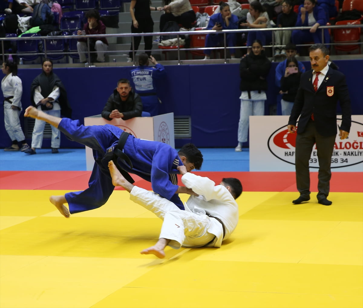 Ordu'da Türkiye Judo Federasyonunca Altınordu ilçesindeki Başpehlivan Recep Kara Spor Salonu'nda...