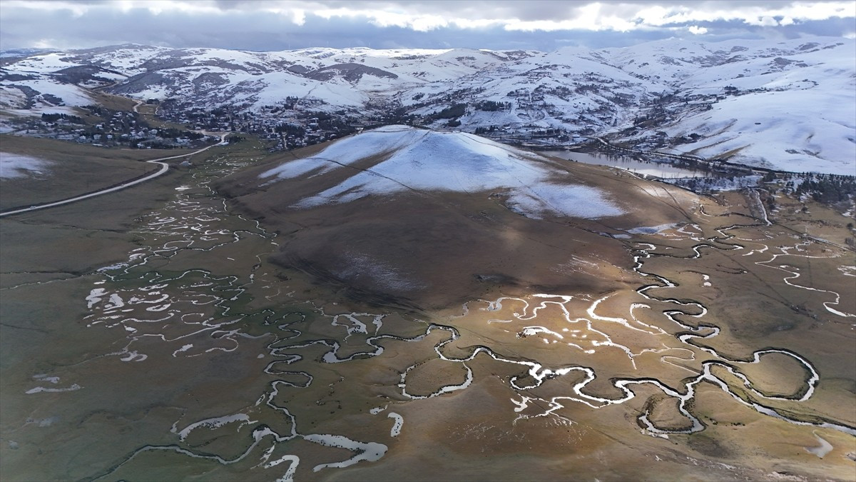 Ordu'nun Aybastı ilçesinde menderesleriyle ünlü Perşembe Yaylası, ocak-kasım döneminde 1,3 milyon...