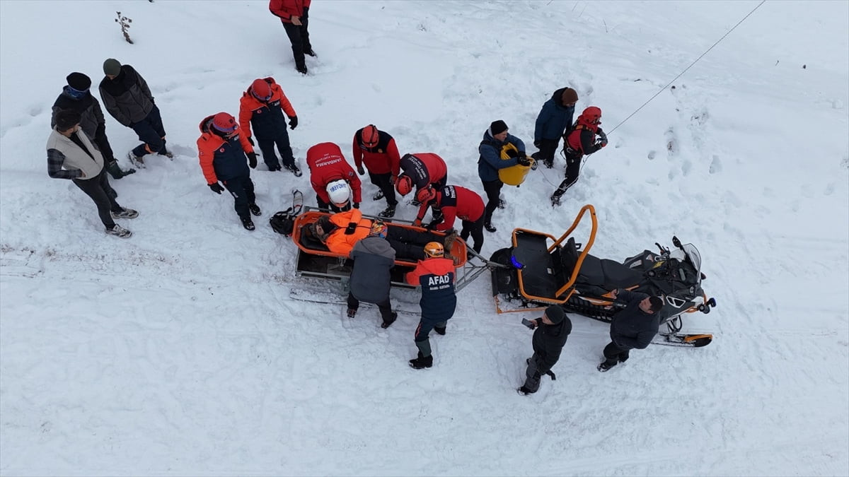 Ordu'nun Kabadüz ilçesindeki Çambaşı Kayak Merkezi'nde telesiyejde kurtarma tatbikatı...