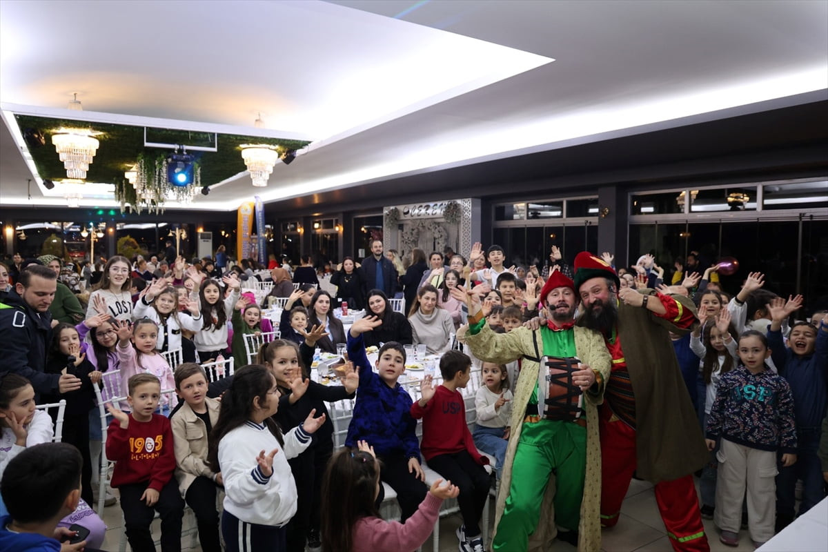 Ordu'nun Perşembe ilçesinde "İlk Orucum, İlk İftarım" etkinliğine katılan çocuklar ramazan ayının...