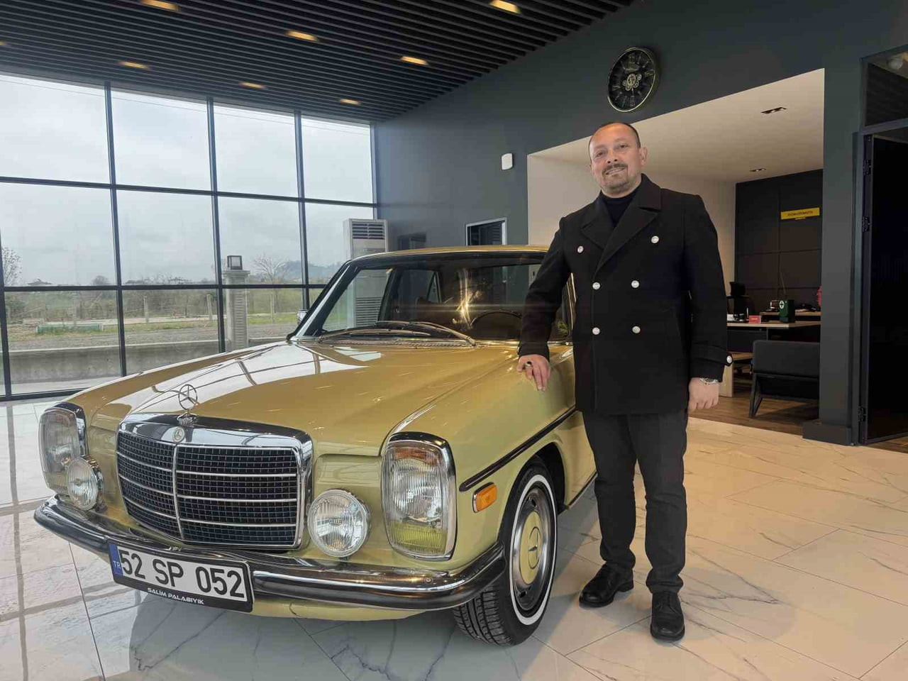 ORDU’NUN ÜNYE İLÇESİNDE YAŞAYAN 41 YAŞINDAKİ OTOMOBİL TUTKUNU SALİM PALABIYIK, BİR DOSTUNUN...