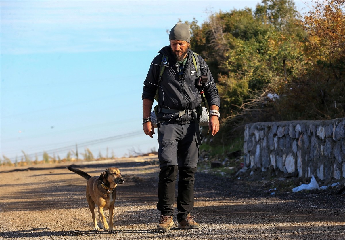Orman yangınlarına karşı farkındalık oluşturmak amacıyla 4 yıl önce Manisa'dan yürüyerek yola...