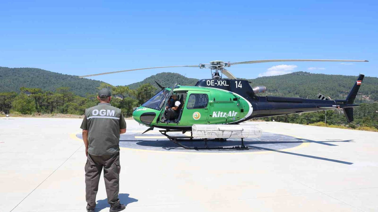 ORMAN YANGINLARIYLA MÜCADELEDE BUGÜNE KADAR AĞIRLIKLI OLARAK ORTA VE AĞIR SINIF HELİKOPTERLER...