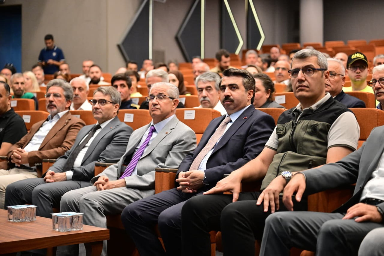 ORMAN YANGINLARIYLA MÜCADELEDE HERKESİN ORTAK SORUMLULUĞU OLDUĞUNU VURGULAYAN BURSA BELEDİYELER...