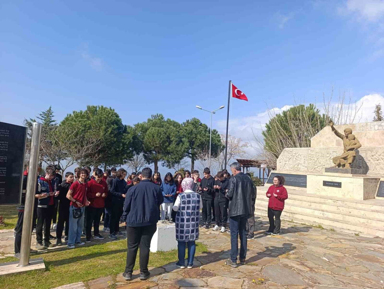 ORTAKLAR FEN LİSESİ ÖĞRENCİLERİ, ŞEHİTLER HAFTASI KAPSAMINDA ŞEHİTLİKLERİ VE YÖRÜK ALİ EFE MÜZESİ...