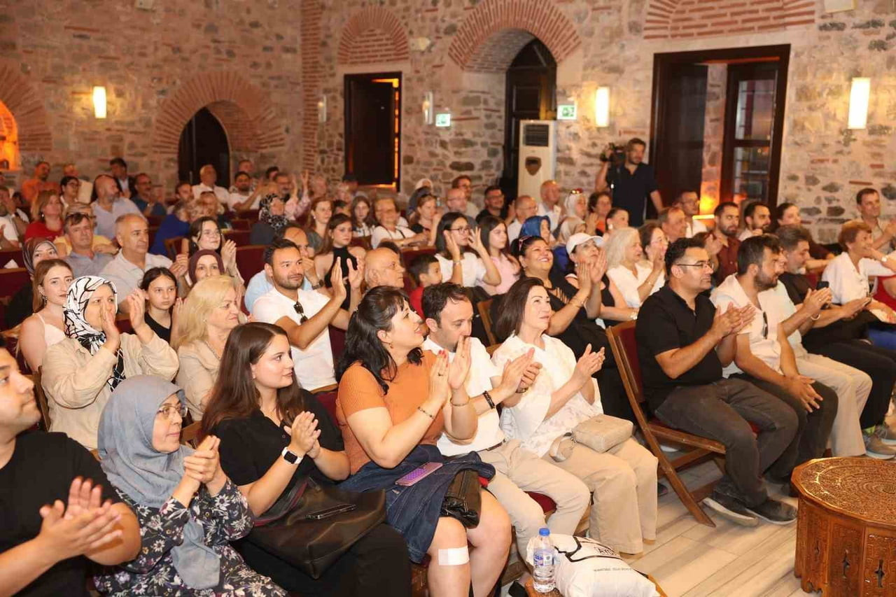 OSMANGAZİ BELEDİYESİ TÜRK SANAT MÜZİĞİ TOPLULUĞU’NUN BABALAR GÜNÜ’NE ÖZEL SEZON FİNALİ KONSERİ...