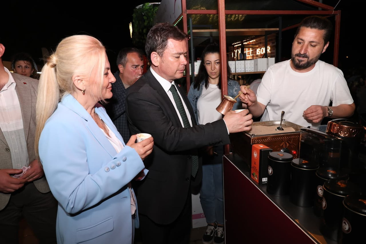 OSMANGAZİ’DE 3 GÜN BOYUNCA BURSALILARI KAHVE VE MÜZİKLE BULUŞTURAN BURSA KAHVE FESTİVALİ’Nİ...
