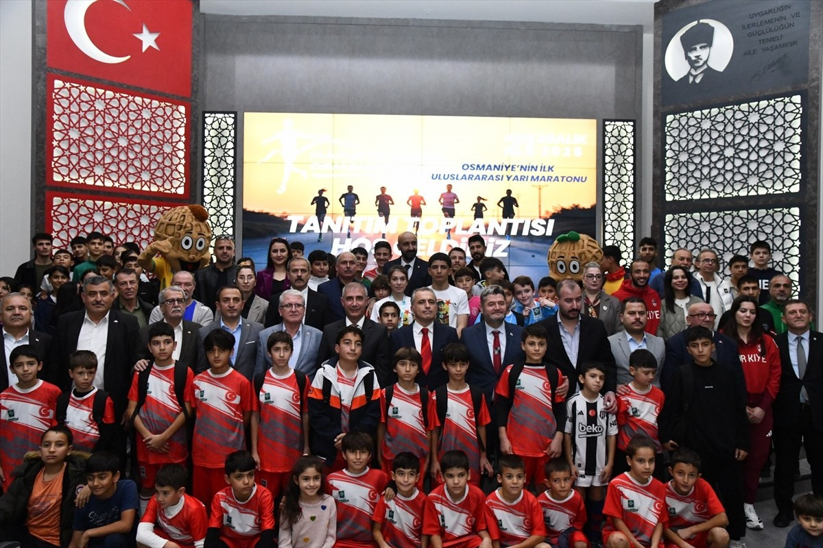 Osmaniye Belediyesince düzenlenecek kentin ilk uluslararası yarı maratonu, düzenlenen toplantıyla...