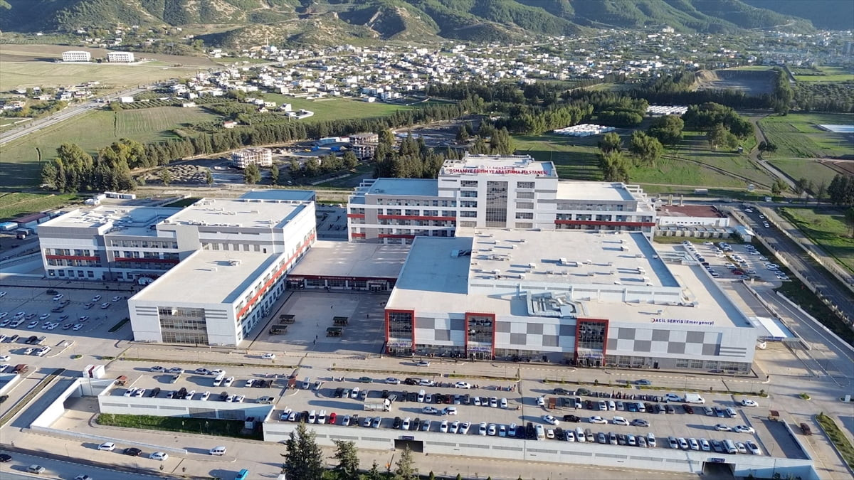 Osmaniye'de 6 Şubat 2023'teki depremlerin ardından yapılan çalışmalarla 10 yeni sağlık tesisi...