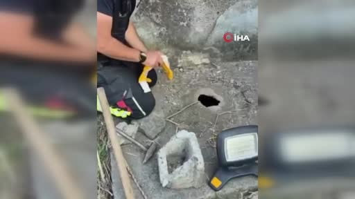 Osmaniye'de balyozla genişletilen kuyudan yavru kedi kurtarıldı