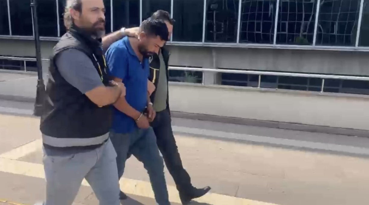OSMANİYE'DE BAYRAM GÜLOĞLUGİL'İ (66) BIÇAKLAYARAK ÖLDÜREN ÖKKEŞ GÖK (47), ÇIKARILDIĞI MAHKEMECE...