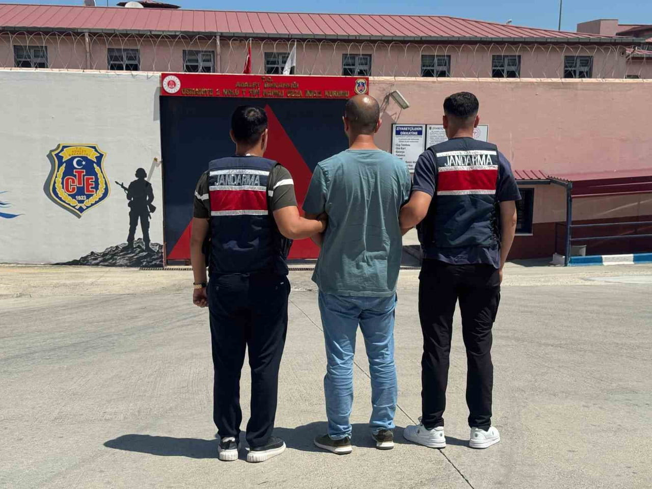 OSMANİYE'DE EL-KAİDE'YE YÖNELİK DÜZENLENEN OPERASYONDA GÖZALTINA ALINAN 39 YAŞINDAKİ C.Z....