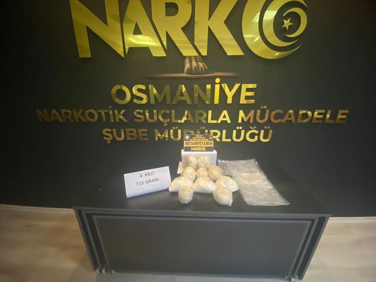 Osmaniye'de şehirler arası yolcu otobüsündeki valizinde 4 kilo 715 gram sentetik uyuşturucu ele...