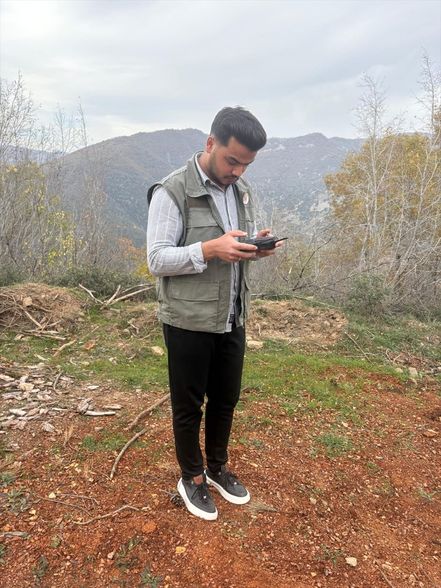 Osmaniye'nin Bahçe ilçesinde bir çobanın otlatırken kaybettiği 15 keçisi, Orman İşletme Müdürlüğü...