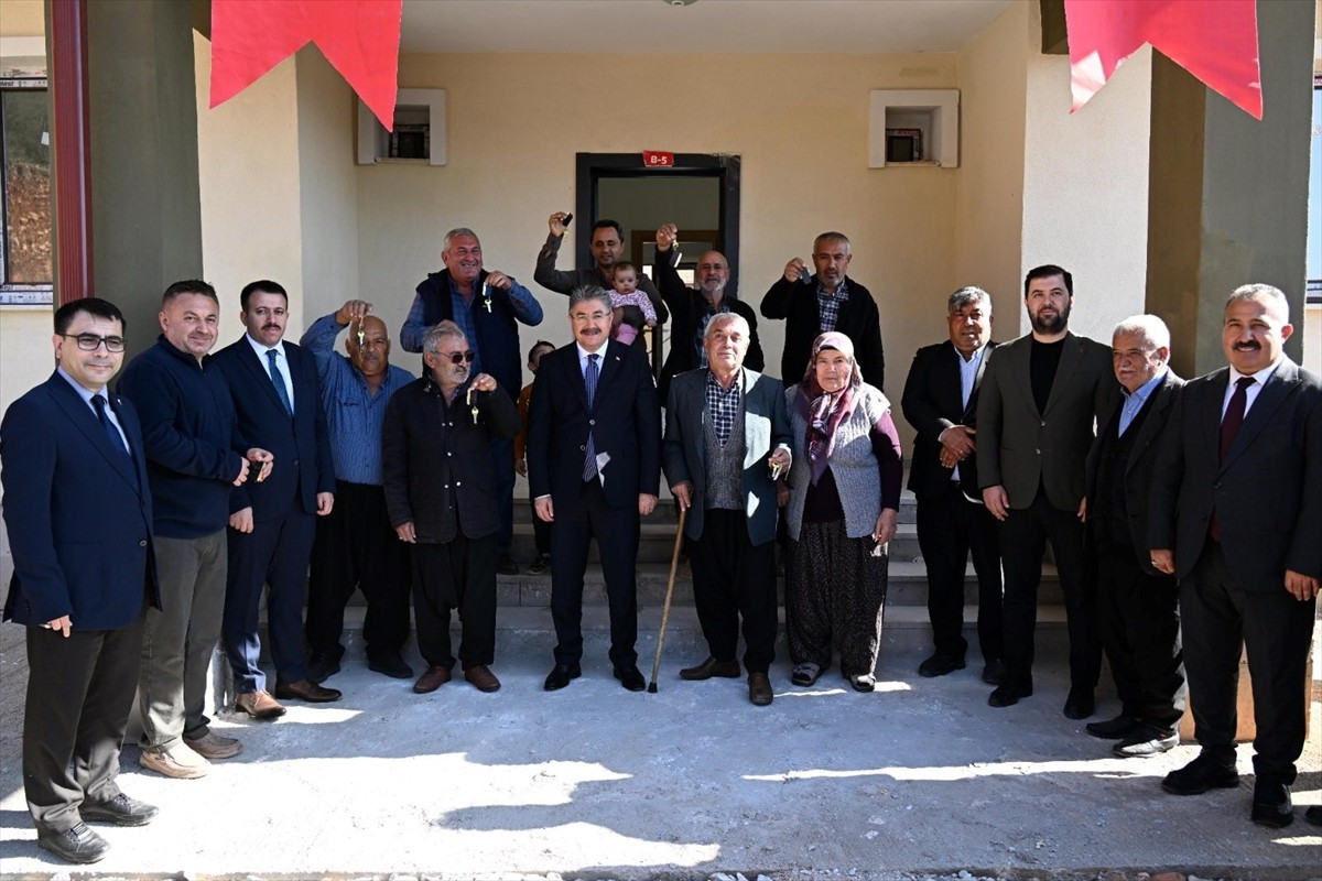 Osmaniye'nin Düziçi ilçesinde 6 Şubat 2023'teki Kahramanmaraş merkezli depremlerin ardından...