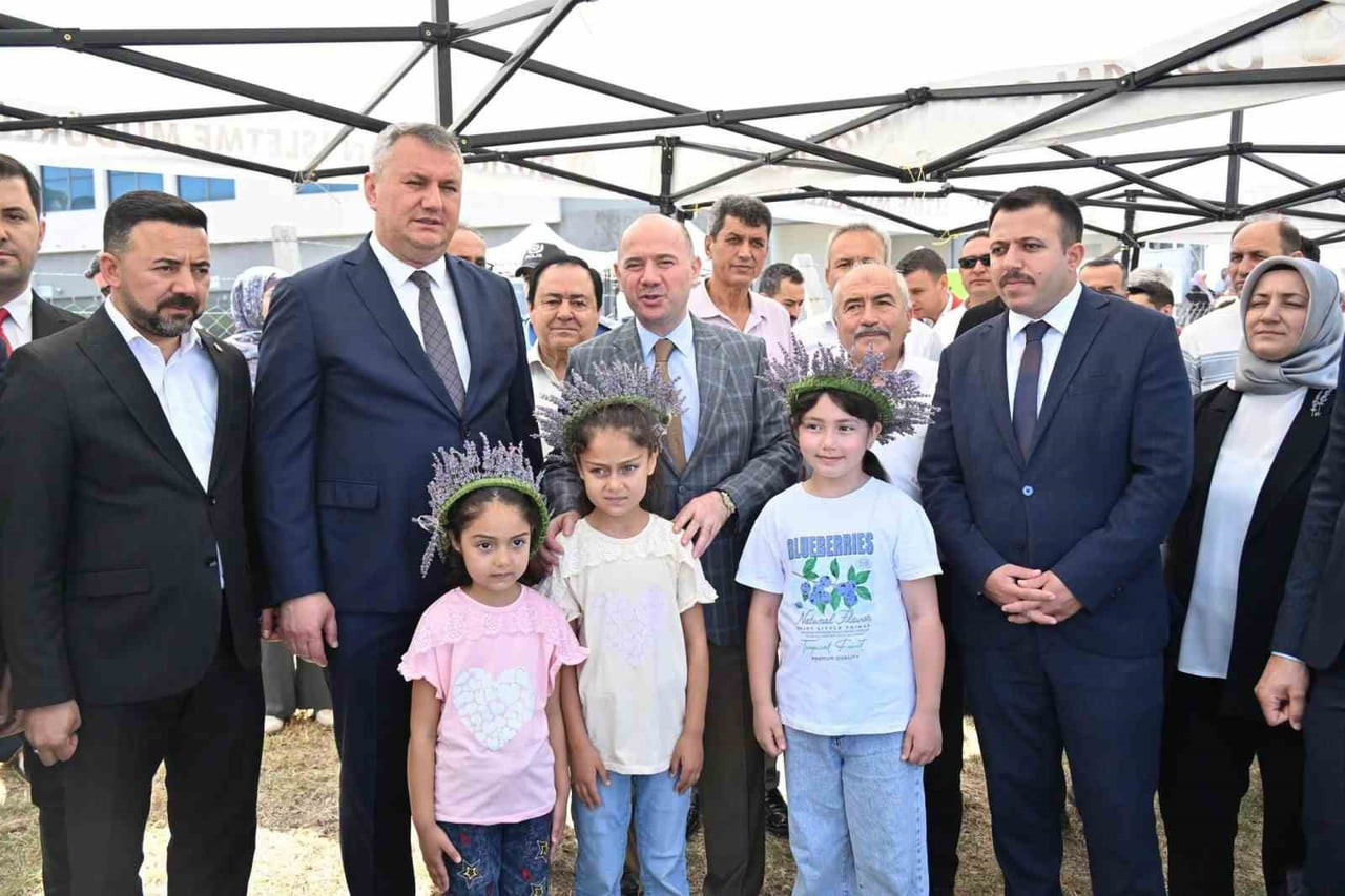 OSMANİYE'NİN DÜZİÇİ İLÇESİNDE, DÜZİÇİ BELEDİYESİ TARAFINDAN 5 DÖNÜMLÜK ALANDA OLUŞTURULAN LAVANTA...