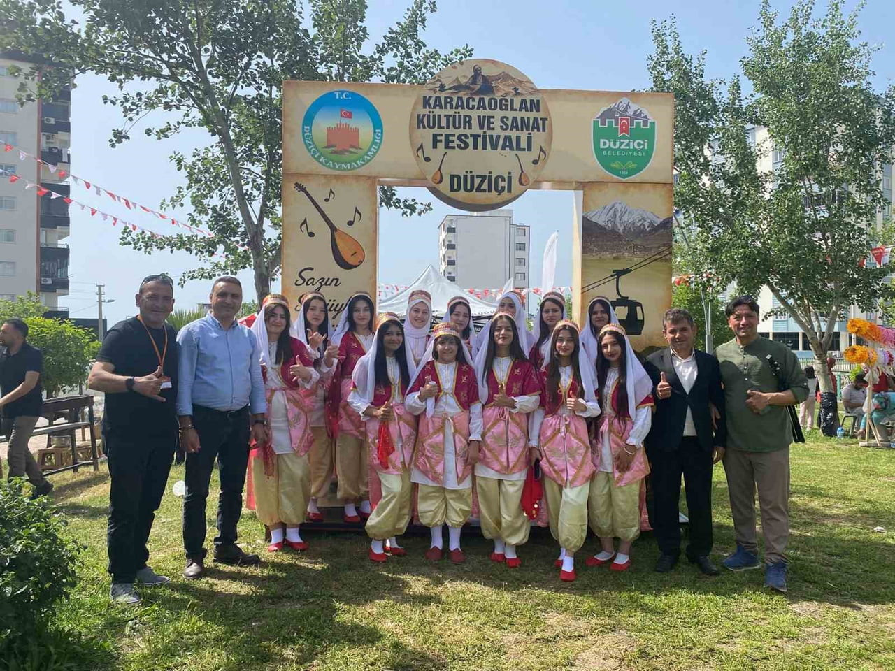 OSMANİYE’NİN DÜZİÇİ İLÇESİNDE DÜZENLENEN KARACAOĞLAN KÜLTÜR VE SANAT FESTİVALİ, RENKLİ GÖRÜNTÜLER...