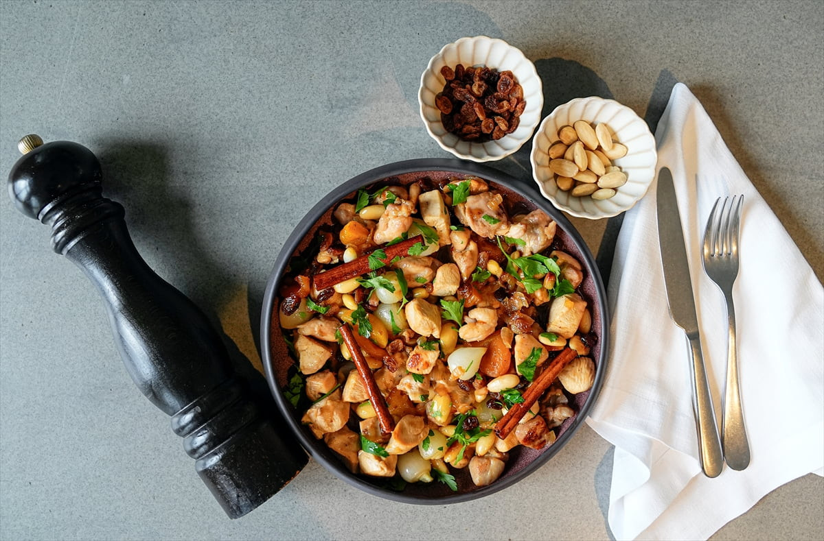 Osmanlı saray mutfağının tatlı ile tuzluyu bir araya getirme anlayışını yansıtan ballı mahmudiye...