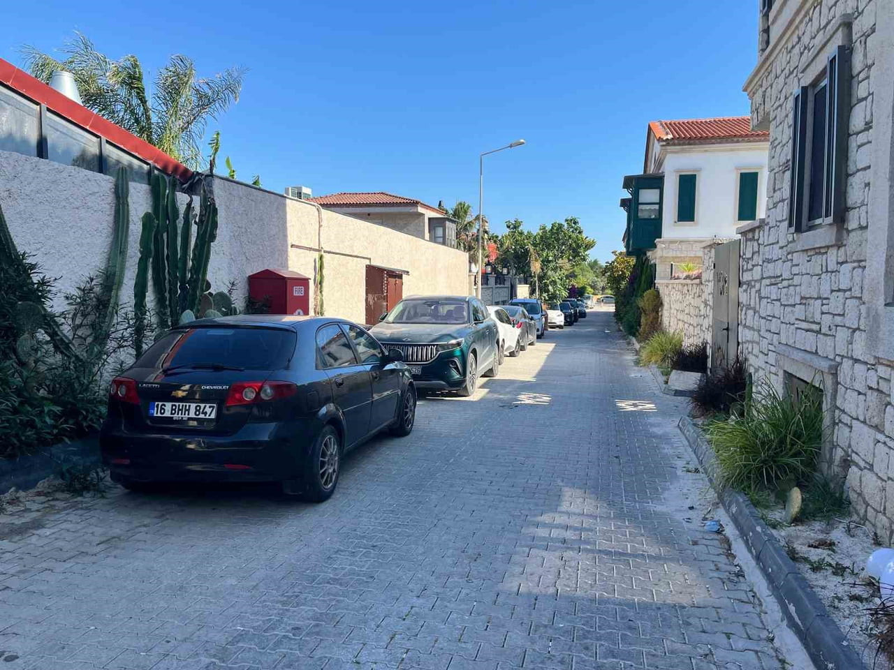OTEL İŞLETMECİLERİ, SALDIRININ OTELE YÖNELİK OLMADIĞINI, ZANLININ SABAH SAAT 09.00'DAN İTİBAREN...