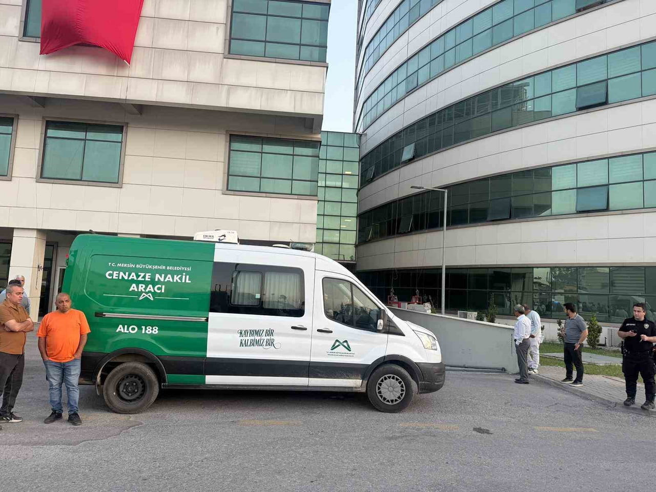 ÖTEYANDAN YAŞANAN VAHŞETTE ÖLENLERİN CENAZELERİ DE TARSUS DEVLET HASTANESİ MORGUNA...