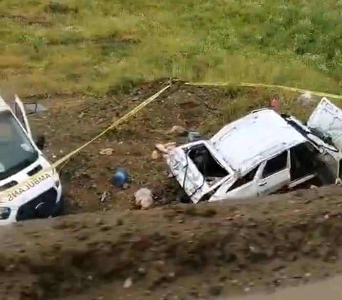 OTOMOBİL, İLÇEYE BAĞLI KÖRDEVE KÖYÜ MEVKİİNDE KÖPRÜDEN DÜŞTÜ