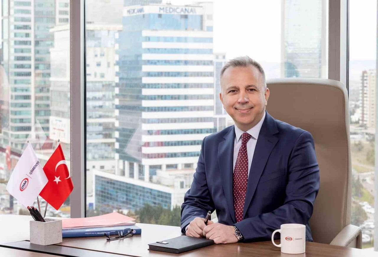 OYAK ÇİMENTO ÜLKE CEO'SU MURAT SELA