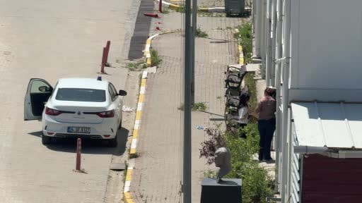Oyuncu Serenay Sarıkaya Adli Tıp'ta uyuşturucu testi için kan örneği verdi
