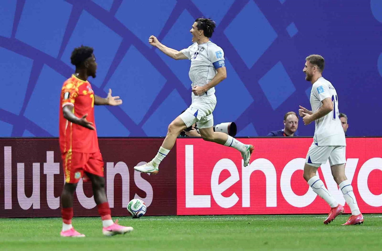 ÖZBEK FUTBOLCU ELDOR SHOMURODOV'UN, DEMOKRATİK KONGO CUMHURİYETİ'NE ATTIĞI GOL, FIFA 2026 DÜNYA...